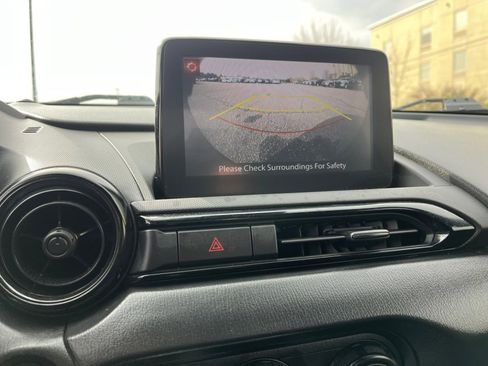 Used 2019 MAZDA MX-5 Miata Sport w/ I-ACTIVSENSE Sport Package image 19