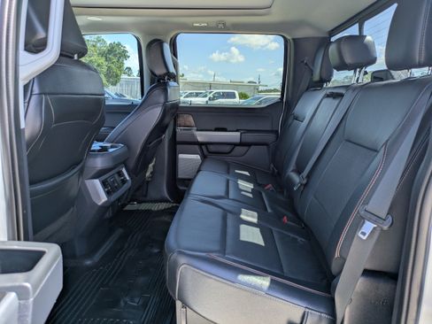 Used 2024 Ford F250 Lariat w/ Lariat Ultimate Package AWD/4WD image 13