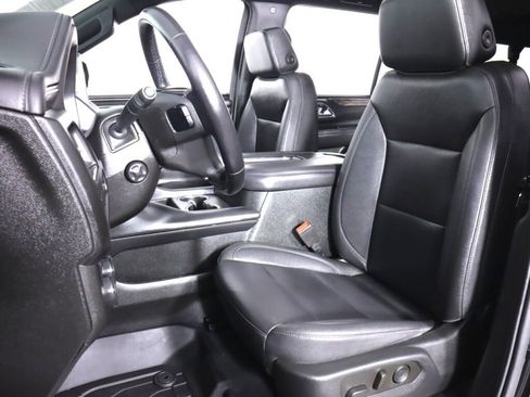 Used 2022 Chevrolet Suburban Z71 w/ Luxury Package image 33