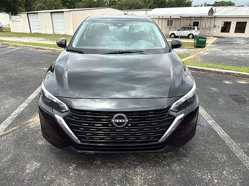 Used 2025 Nissan Sentra SV w/ All-Weather Package FWD image 2