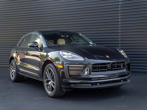 Used 2026 Porsche Macan AWD/4WD image 26