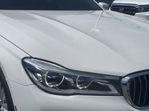 Used 2019 BMW 750i xDrive w/ Executive Package AWD/4WD image 4