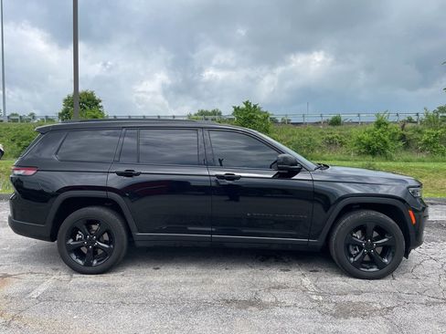 Used 2023 Jeep Grand Cherokee L Laredo AWD/4WD image 5