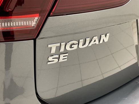 Used 2018 Volkswagen Tiguan SE image 21