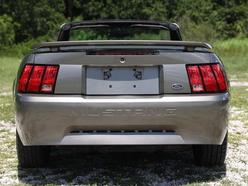 Used 2002 Ford Mustang Premium RWD image 7