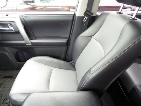 Certified 2016 Toyota 4Runner SR5 Premium image 31