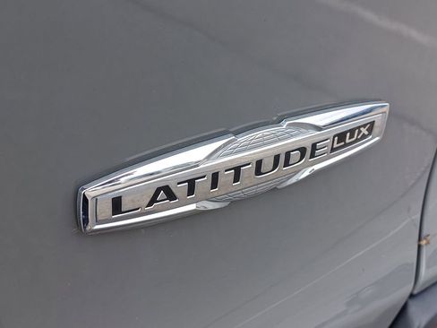 Used 2021 Jeep Cherokee Latitude Lux image 7