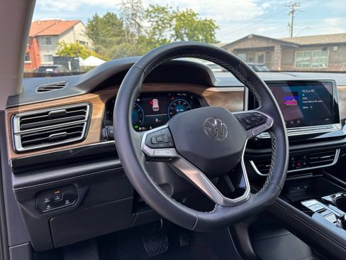 Used 2026 Volkswagen Atlas SE AWD/4WD image 37