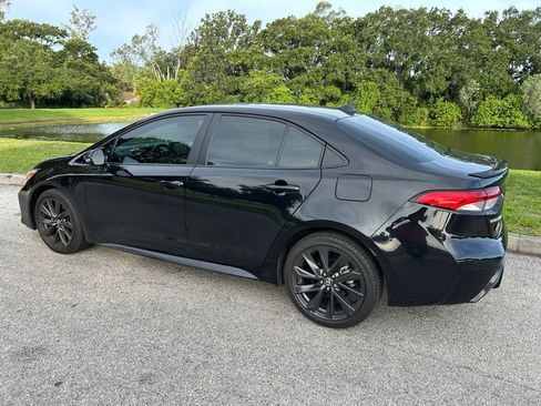 Used 2023 Toyota Corolla SE FWD image 4
