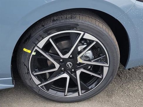 New 2025 Nissan Sentra SR w/ SR Premium Package image 21