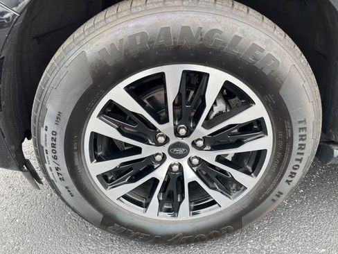 Used 2025 Ford Expedition Max Platinum AWD/4WD image 17