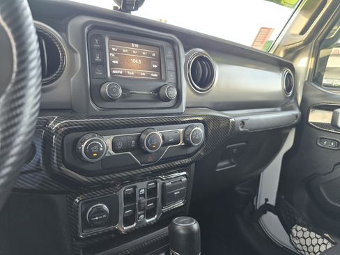 Used 2020 Jeep Gladiator Sport w/ Quick Order Package 24S image 21