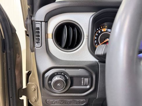 Used 2025 Jeep Wrangler Unlimited Sport AWD/4WD image 34