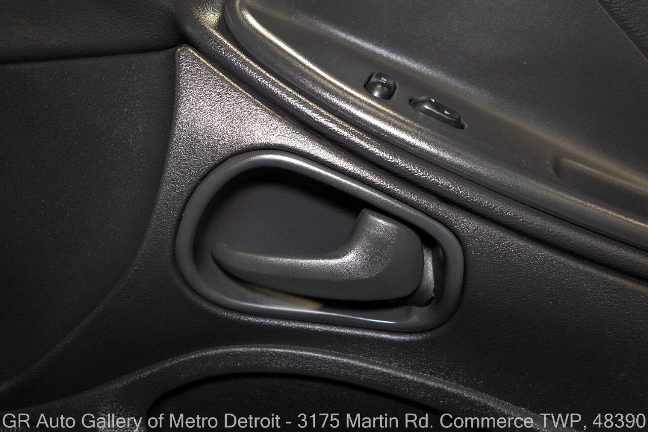 Used 1999 Ford Mustang GT RWD image 35