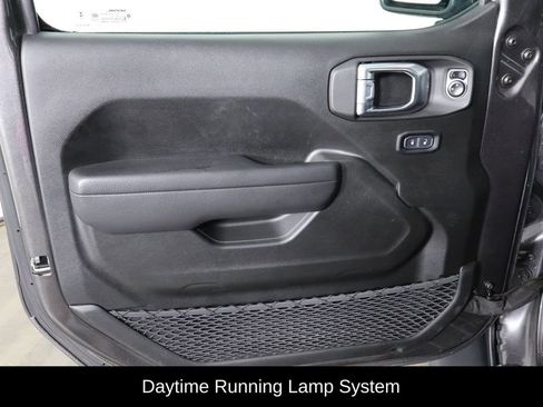 Used 2023 Jeep Gladiator Sport AWD/4WD image 20