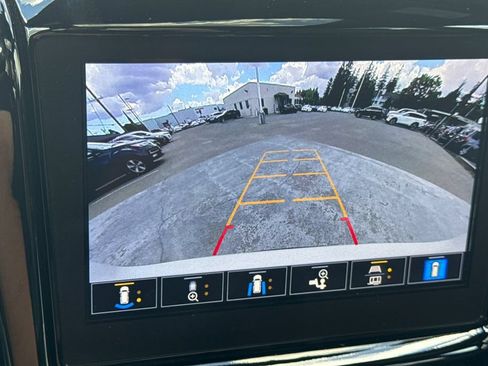 Used 2023 Chevrolet Traverse Premier w/ Redline Edition AWD/4WD image 18