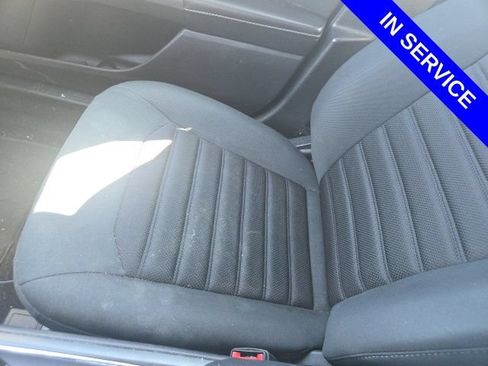 Used 2019 Ford Fusion SE FWD image 5