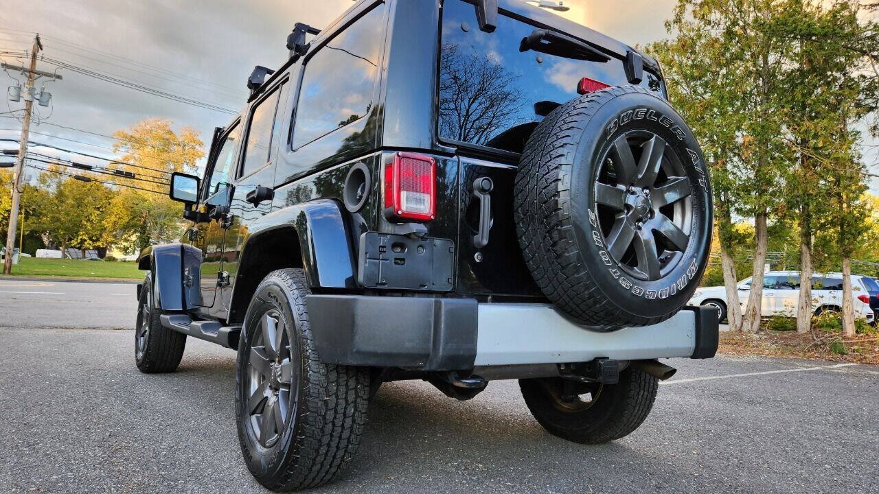 Used 2015 Jeep Wrangler Unlimited Sahara AWD/4WD image 13