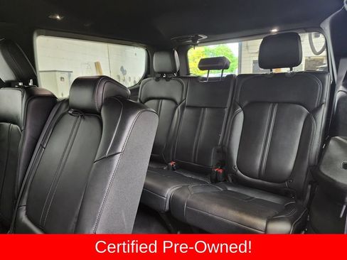 Certified 2025 Jeep Wagoneer Series II w/ 8-Passenger Seating Package AWD/4WD image 30