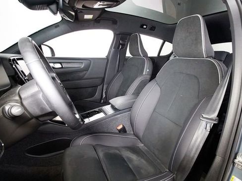 Certified 2023 Volvo C40 P8 Recharge Plus w/ Climate Package AWD/4WD image 17