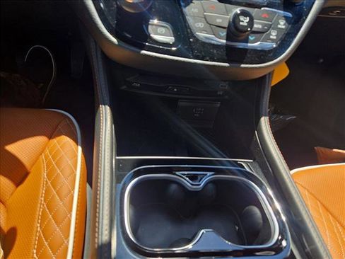 New 2026 Chrysler Pacifica Pinnacle image 12