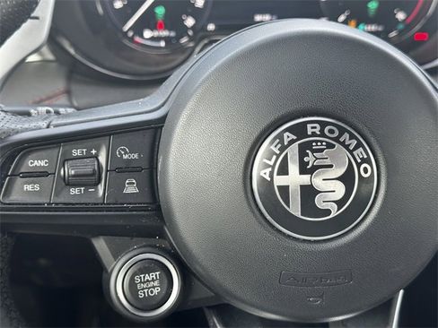 Used 2025 Alfa Romeo Tonale Tributo Italiano image 26