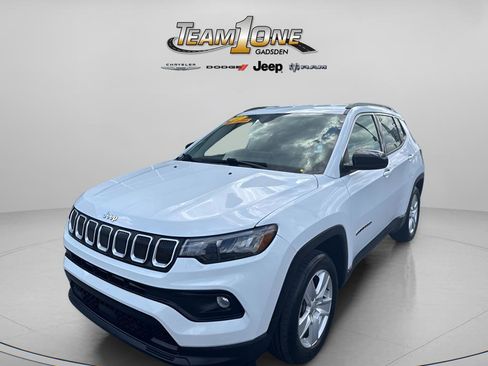 Used 2022 Jeep Compass Latitude w/ Convenience Group FWD image 4