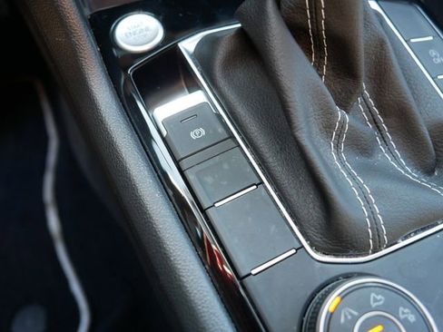 Certified 2023 Volkswagen Taos SEL image 30