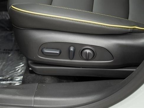 Used 2025 Chevrolet TrailBlazer ACTIV w/ Convenience Package image 15