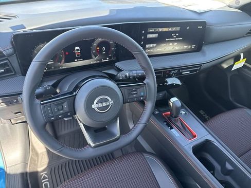 Used 2025 Nissan Kicks SR AWD/4WD image 15