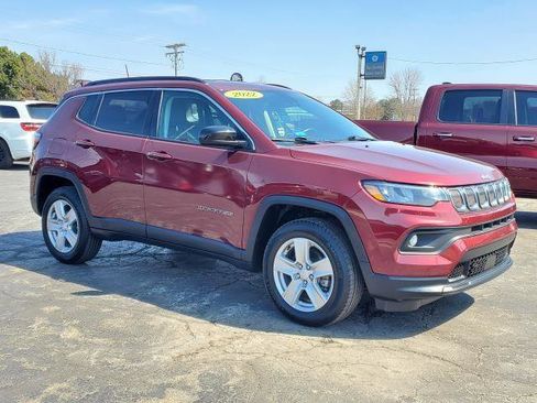 Used 2022 Jeep Compass Latitude w/ Convenience Group image 2