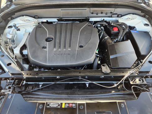 Used 2022 Volvo XC60 B5 R-Design w/ Advanced Package image 22