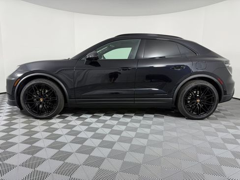 Certified 2025 Porsche Macan 4S Electric AWD/4WD image 2