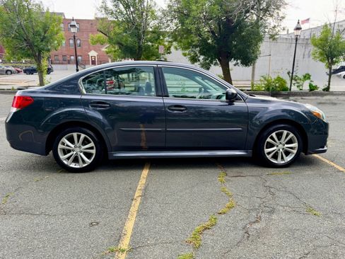 Used 2013 Subaru Legacy 2.5i Limited AWD/4WD image 6