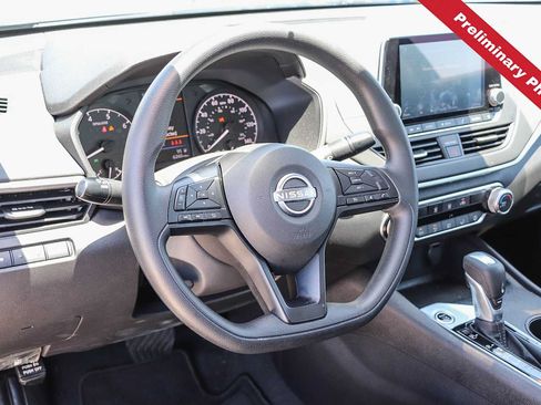 Used 2025 Nissan Altima 2.5 S FWD image 14