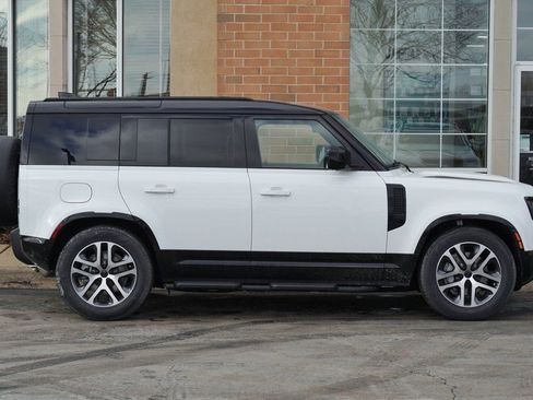 Used 2026 Land Rover Defender 110 X-Dynamic SE AWD/4WD image 9