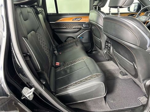 Used 2022 Jeep Grand Cherokee Summit image 10