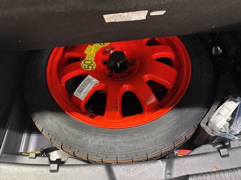 Used 2018 Jaguar XE Premium image 39