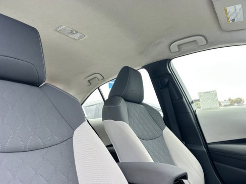 Used 2022 Toyota Corolla LE image 19