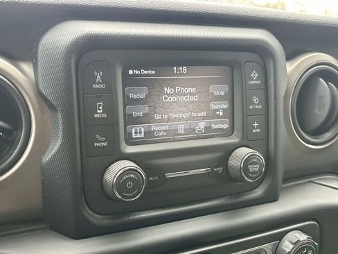 Used 2018 Jeep Wrangler Unlimited Sport image 15