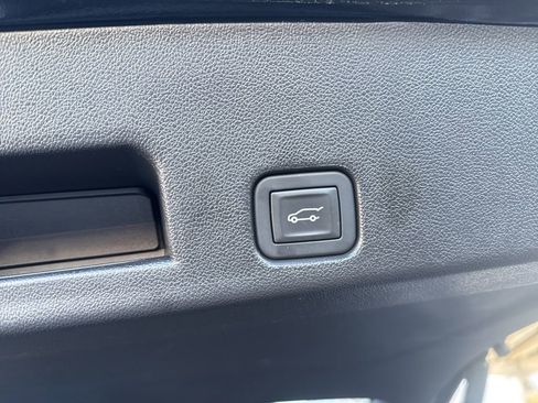 Used 2026 Chevrolet Traverse LT w/ Midnight/Sport Edition image 12