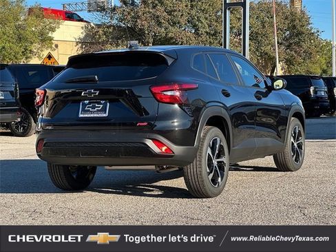 New 2026 Chevrolet Trax RS w/ Sunroof Package image 4