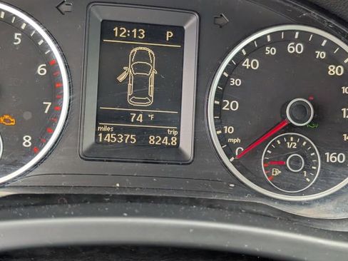 Used 2012 Volkswagen Tiguan S image 10