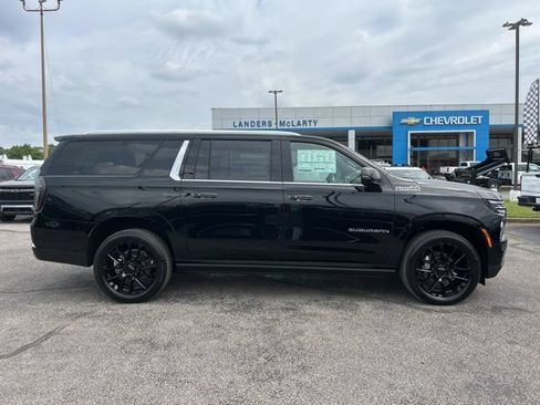 New 2026 Chevrolet Suburban High Country AWD/4WD image 2