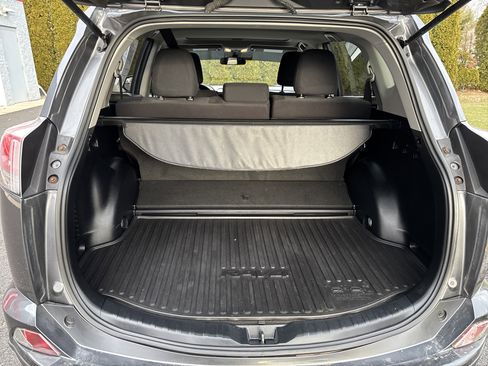 Used 2017 Toyota RAV4 XLE image 5