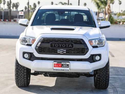 Certified 2020 Toyota Tacoma TRD Sport image 4