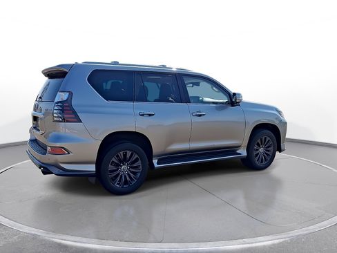 Used 2023 Lexus GX 460 Premium w/ Accessory Package AWD/4WD image 8