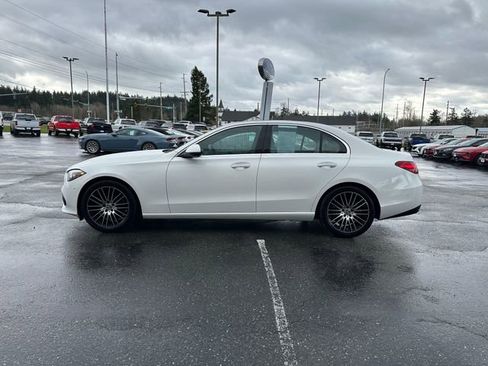 Used 2025 Mercedes-Benz C 300 4MATIC Sedan image 5