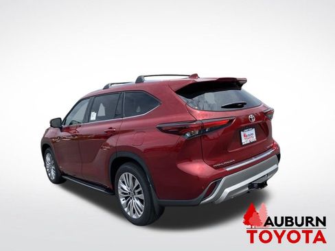 New 2026 Toyota Highlander Platinum AWD/4WD image 6