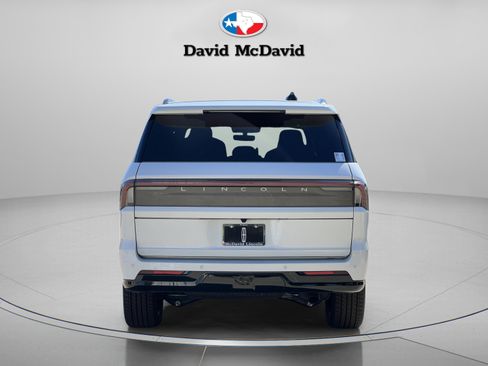 New 2025 Lincoln Navigator Reserve w/ Jet Appearance Package image 6